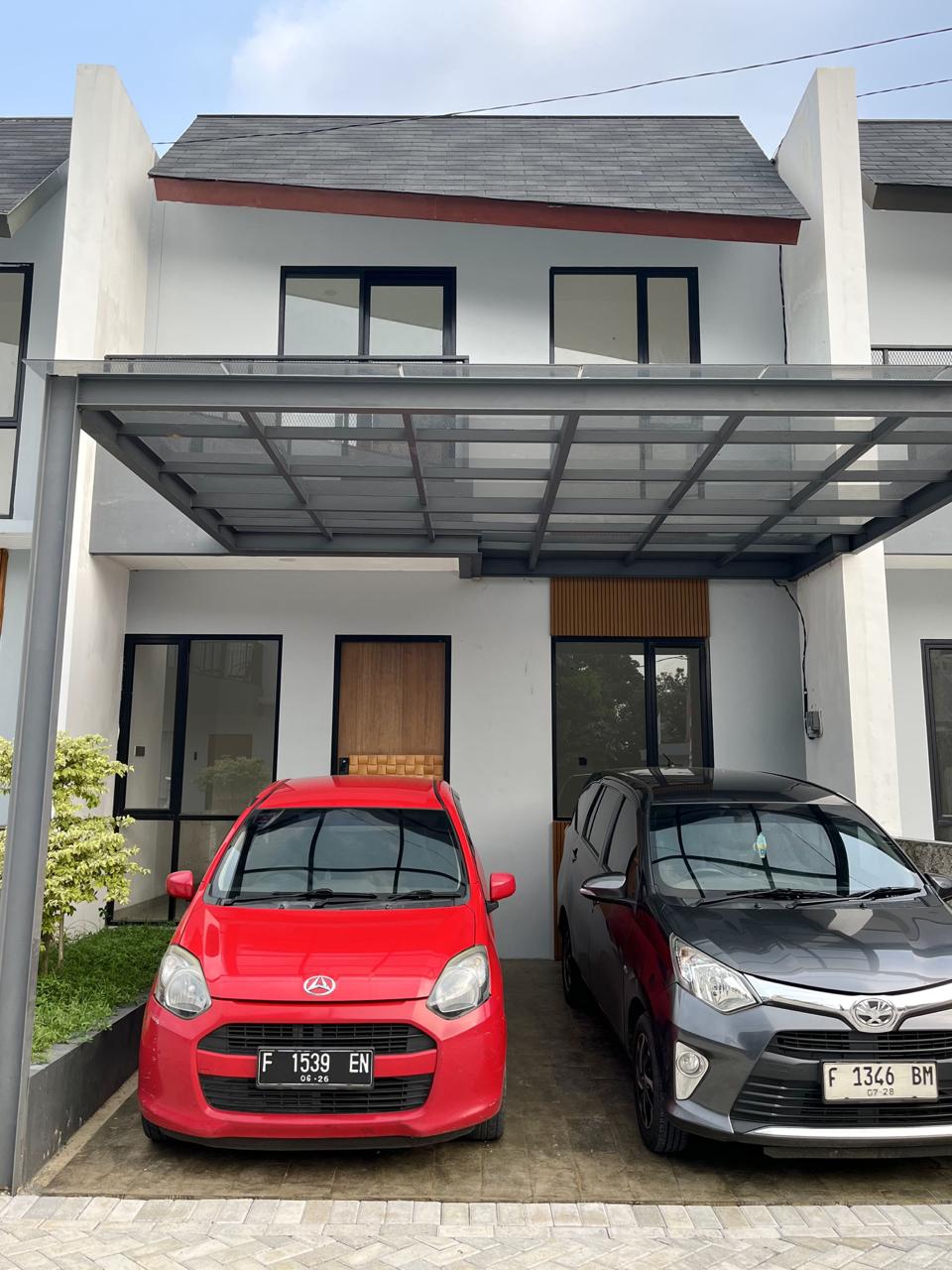 Rumah 3 kamar tidur dengan ruang keluarga luas di Bogor