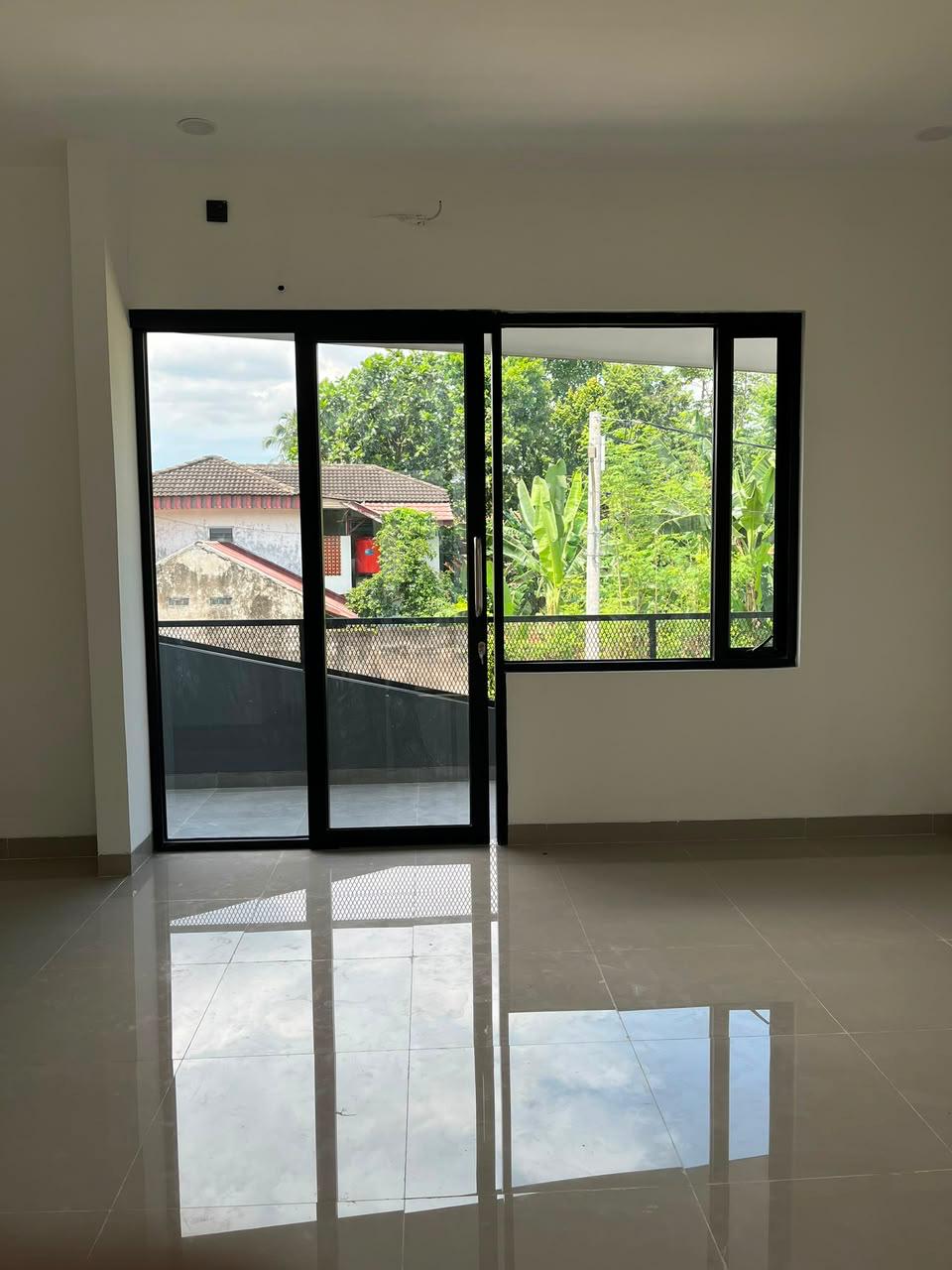 Rumah untuk keluarga besar di Bogor dengan taman luas